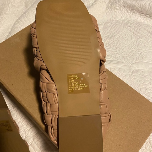 NWT ITB Nude Steve Madden cross braided flat mules - Picture 3 of 4